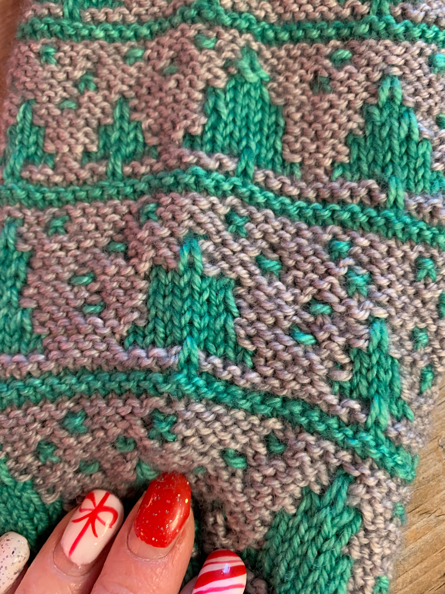 Kit - Pines & Needles Socks par Winter’s weather knits