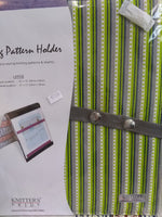 Charger l&#39;image dans la galerie, Support pour patron aimanté / Knitting pattern holder
