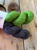 Charger l&#39;image dans la galerie, Kit - Pines &amp; Needles Socks par Winter’s weather knits
