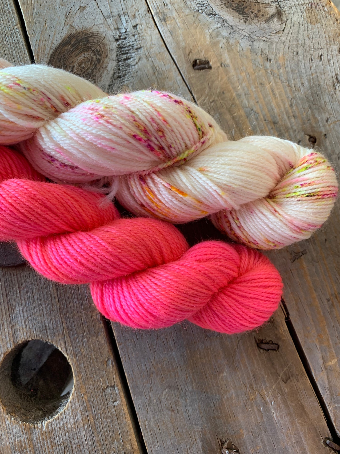 Kit - I Heart Socks par Stone knits