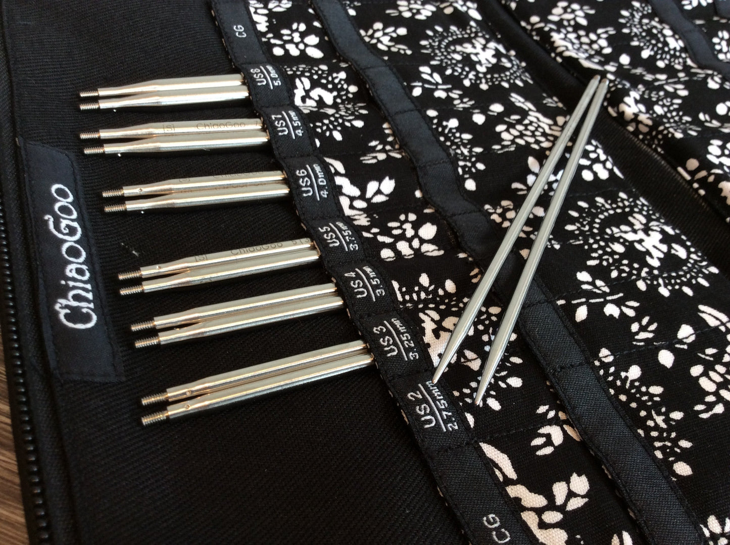 ChiaoGoo Twist Red Lace Ensemble Complet  /  Ensemble d'aiguilles circulaires interchangeables en Stainless / Stainless interchangeable circular needle kit