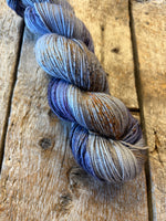 Charger l'image dans la galerie, GLAM - Ganymède - Fingering Merino &amp; Stellina (brillant)
