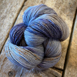 Charger l'image dans la galerie, GLAM - Ganymède - Fingering Merino &amp; Stellina (brillant)
