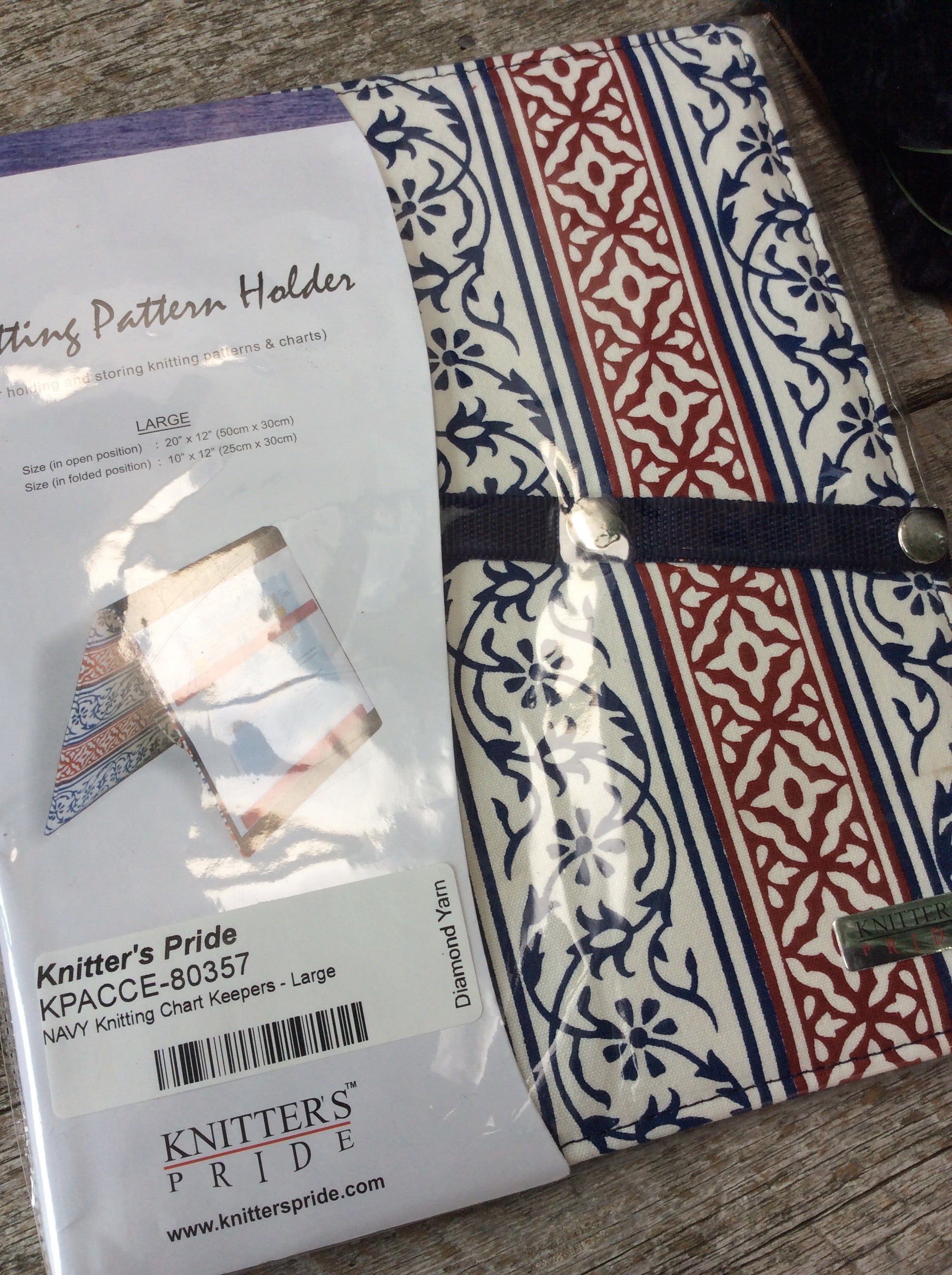 Support pour patron aimanté / Knitting pattern holder