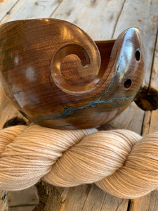 Bols à laine en bois avec insertion de résine / Wood yarn bowl with resin Inlay