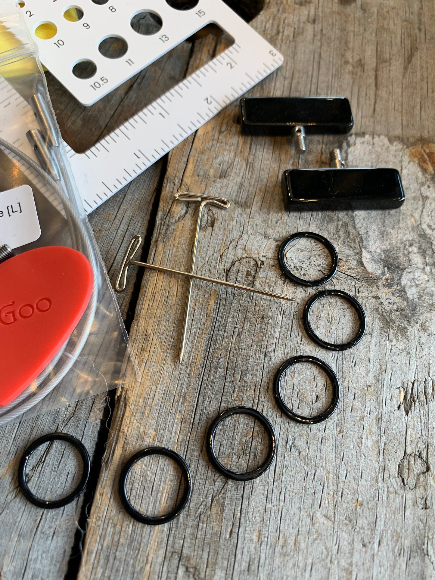 ChiaoGoo Twist Shorties 5.5 à 8mm /  Ensemble d'aiguilles circulaires interchangeables courtes en Stainless / Stainless interchangeable short circular needle kit